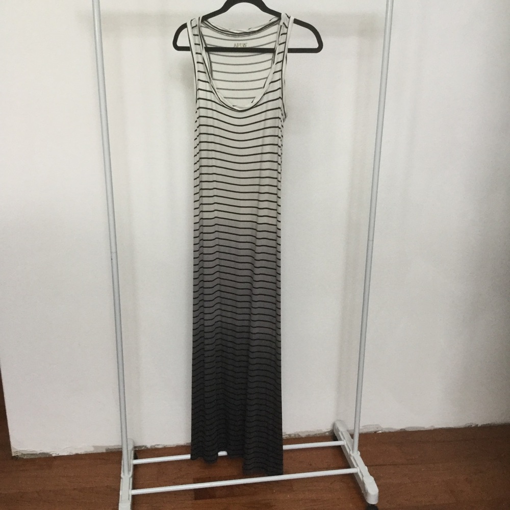 Apt. 9 Razorback Black, White, Grey Ombre Maxi Dress Size Small Basic Neutral